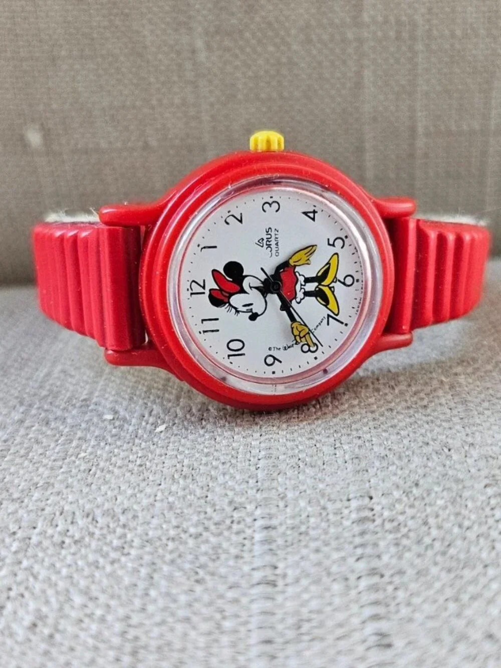 Vintage Lorus Walt Disney Ladies Wristwtch Red Tone Strap Quartz Analog Watch